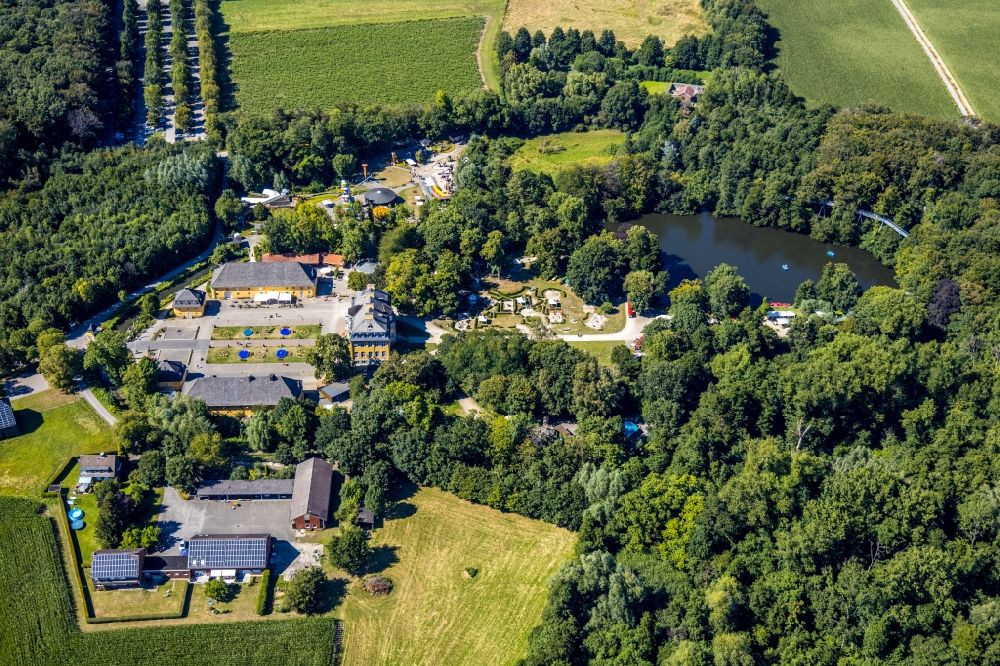 Bottrop from above - Palace Beck of Freizeitpark Schloss Beck in Bottrop in the state North Rhine-Westphalia, Germany