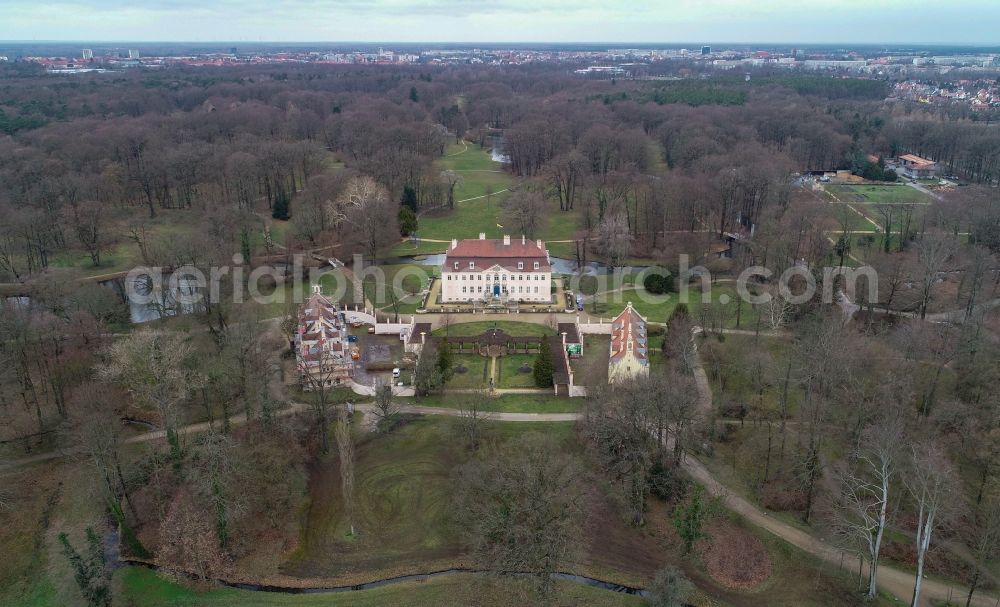 Cottbus from the bird's eye view: Palace Branitzer Schloss on Robinenweg in the district Branitz in Cottbus in the state Brandenburg, Germany