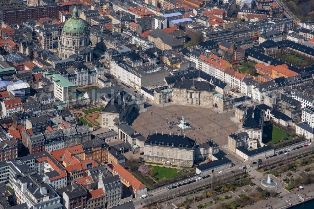 Aerial image Kopenhagen - Palace CHRISTIANBORG on Christiansborg Ridebane in Copenhagen in Region Hovedstaden, Denmark