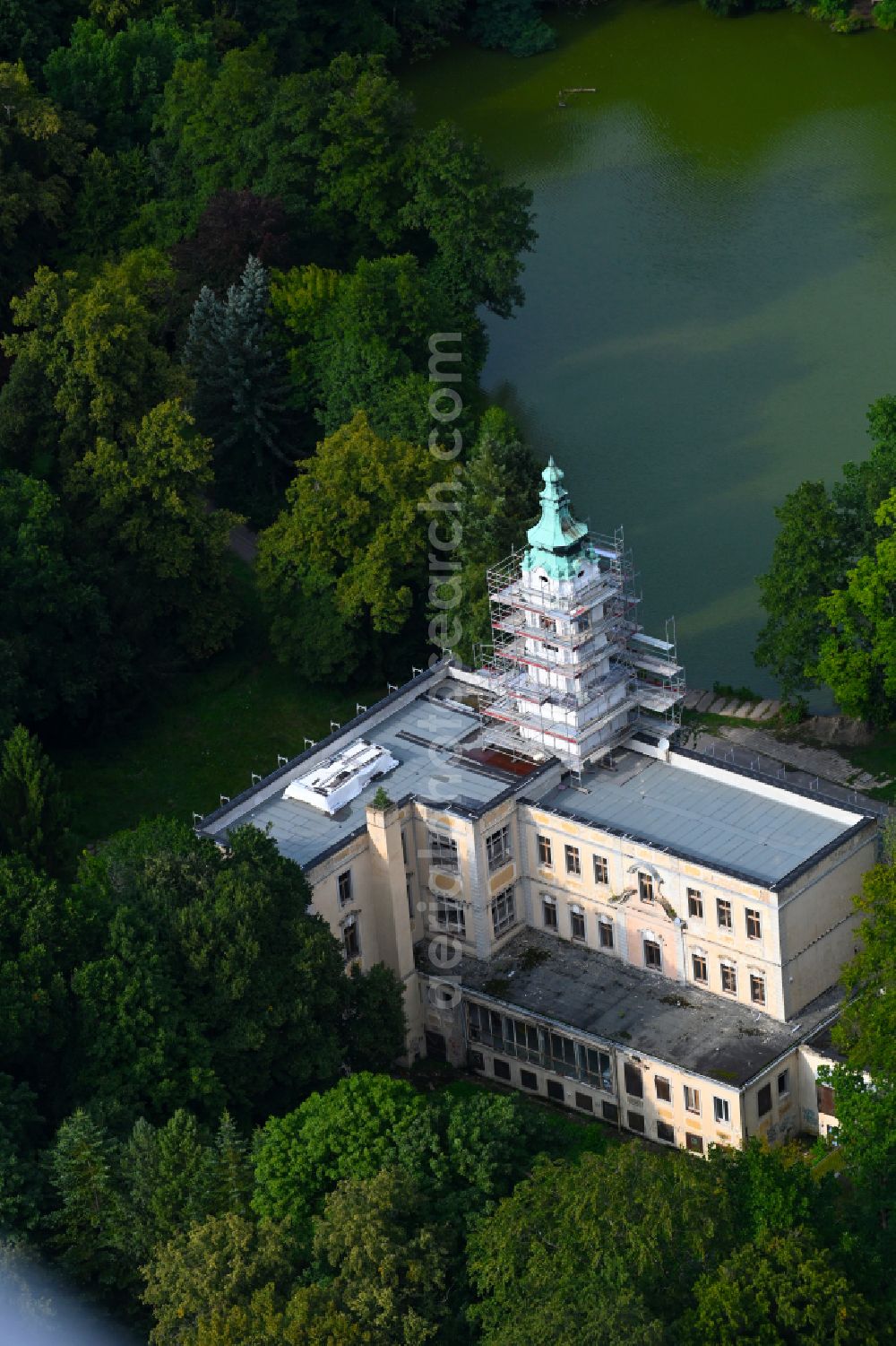Aerial image Schönwalde - palace Dammsmuehle on lake Muehlenteich in Schoenwalde in the state Brandenburg, Germany