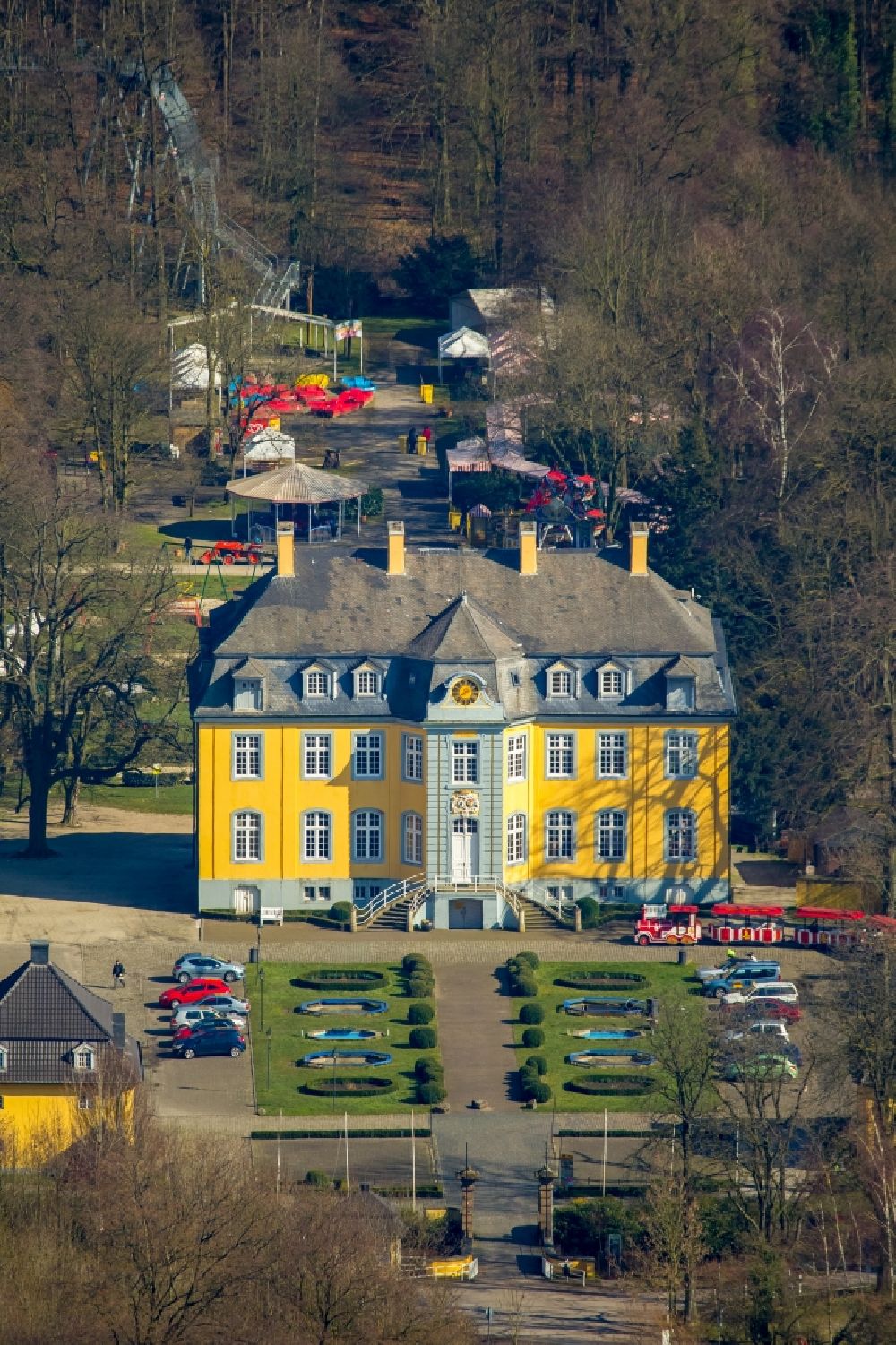 Aerial image Bottrop - Palace Freizeitpark Schloss Beck in Bottrop in the state North Rhine-Westphalia, Germany