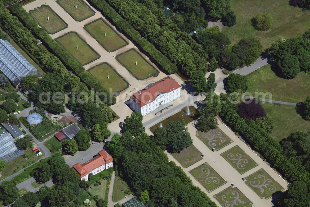 Aerial photograph Berlin - Palace Friedrichsfelde Tierpark in the district Friedrichsfelde in Berlin, Germany