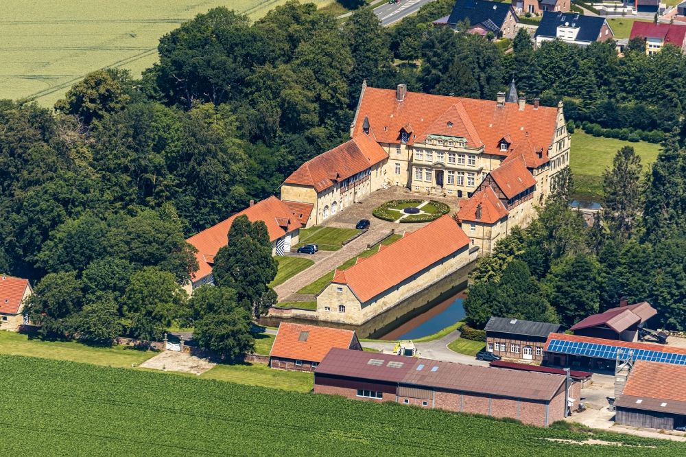 Aerial image Havixbeck - Palace on Josef-Heydt-Strasse in the district Lasbeck in Havixbeck in the state North Rhine-Westphalia, Germany