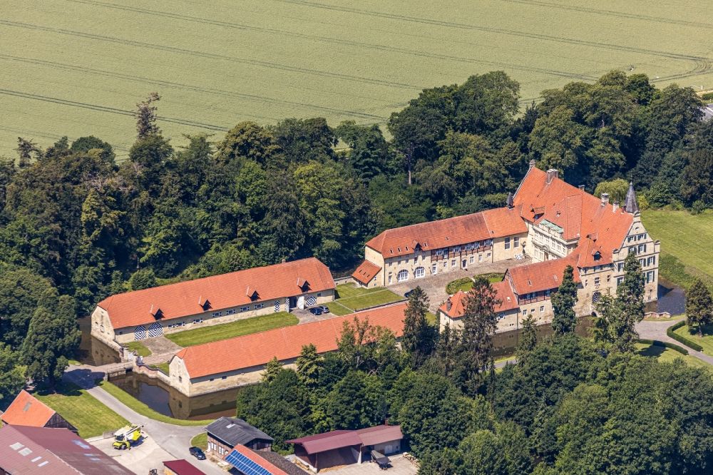 Aerial photograph Havixbeck - Palace on Josef-Heydt-Strasse in the district Lasbeck in Havixbeck in the state North Rhine-Westphalia, Germany