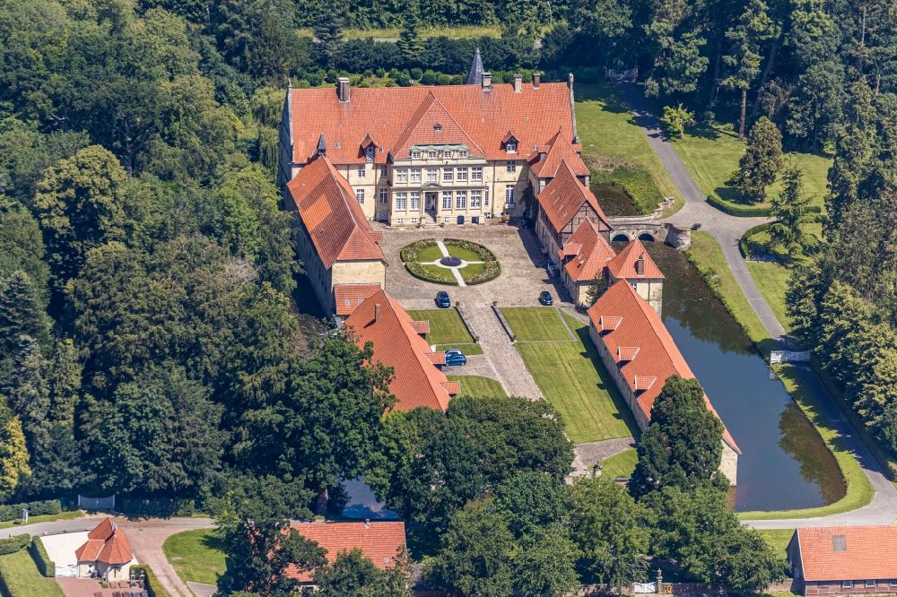 Aerial image Havixbeck - Palace on Josef-Heydt-Strasse in the district Lasbeck in Havixbeck in the state North Rhine-Westphalia, Germany