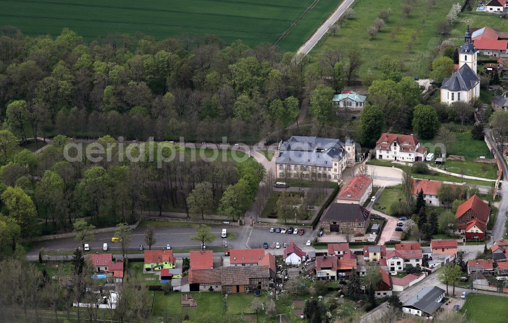 Molsdorf from the bird's eye view: Palace on place Schlossplatz in Molsdorf in the state Thuringia, Germany
