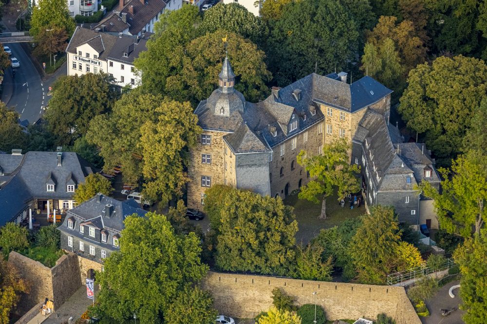 Aerial photograph Siegen - Palace Oberes Schloss on Burgstrasse in Siegen in the state North Rhine-Westphalia, Germany