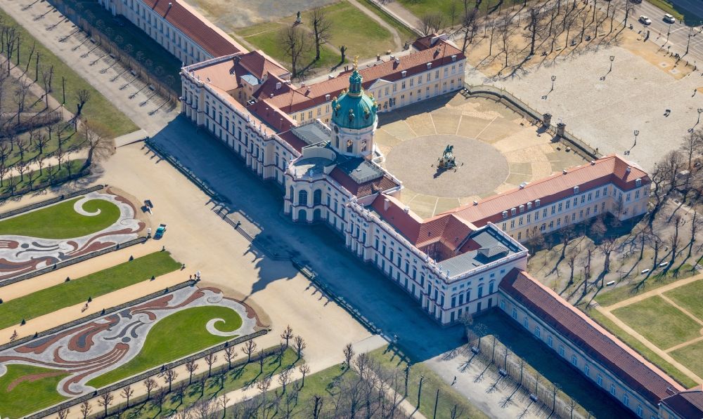 Aerial image Berlin - Palace in the district Charlottenburg in Berlin, Germany