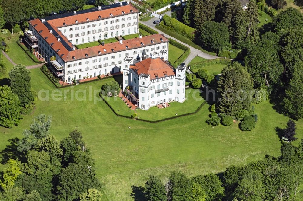 Pöcking from the bird's eye view: Palace in the district Possenhofen in Poecking in the state Bavaria, Germany