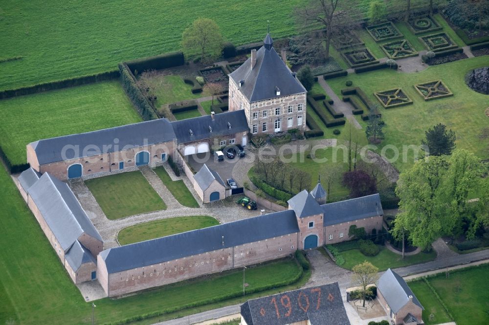 Kortessem from the bird's eye view: Palace Printhagendreef in Kortessem in Vlaan deren, Belgium