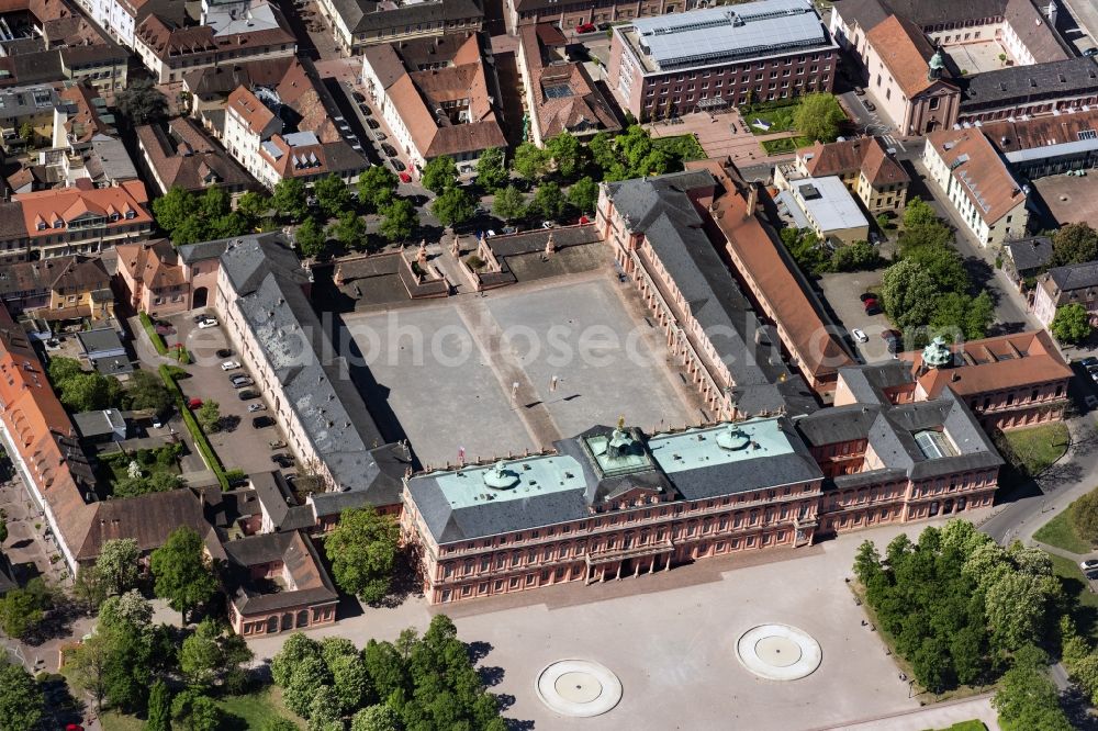 Aerial image Rastatt - Palace Residenzschloss Rastatt in Rastatt in the state Baden-Wuerttemberg, Germany