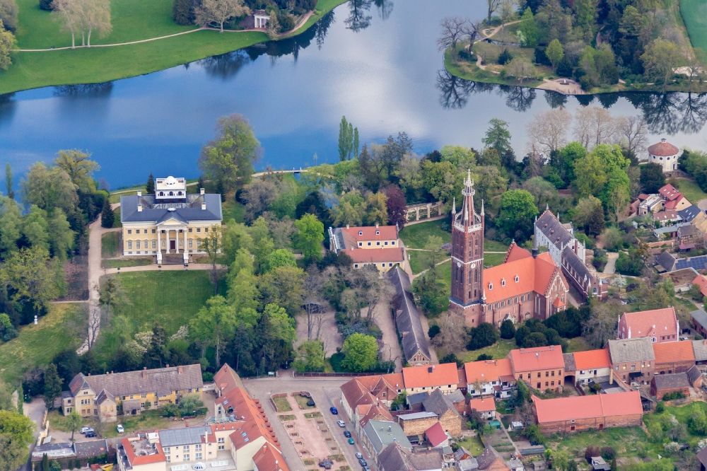 Aerial photograph Oranienbaum-Wörlitz - Palace Schloss Woerlitz on Alter Wall in Oranienbaum-Woerlitz in the state Saxony-Anhalt, Germany