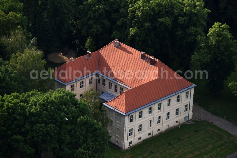 Aerial photograph Oberkrämer - Palace Schwante in Oberkraemer in the state Brandenburg