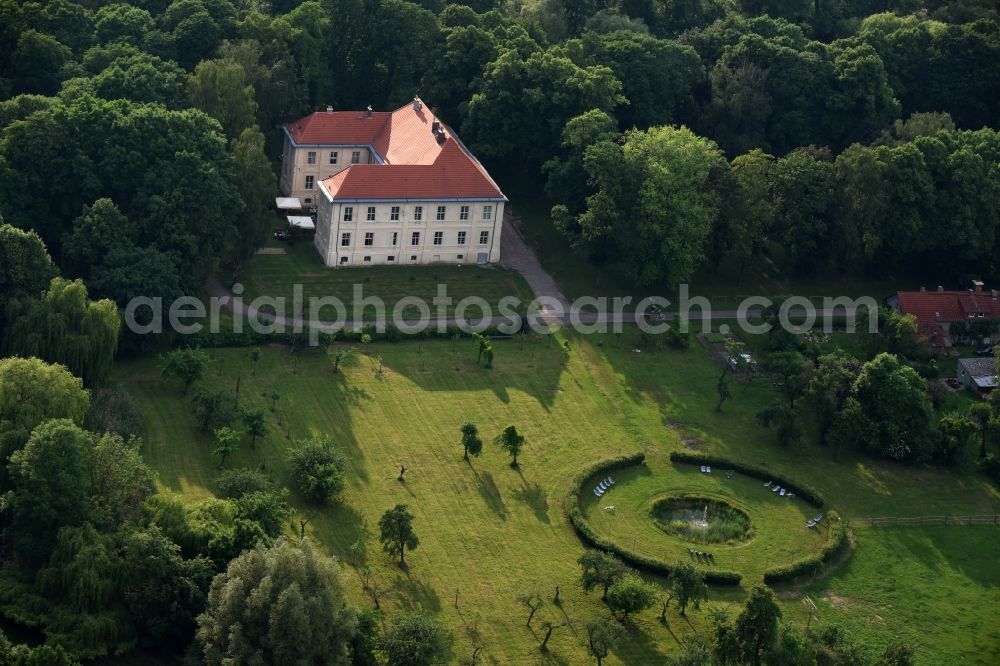 Aerial photograph Oberkrämer - Palace Schwante in Oberkraemer in the state Brandenburg
