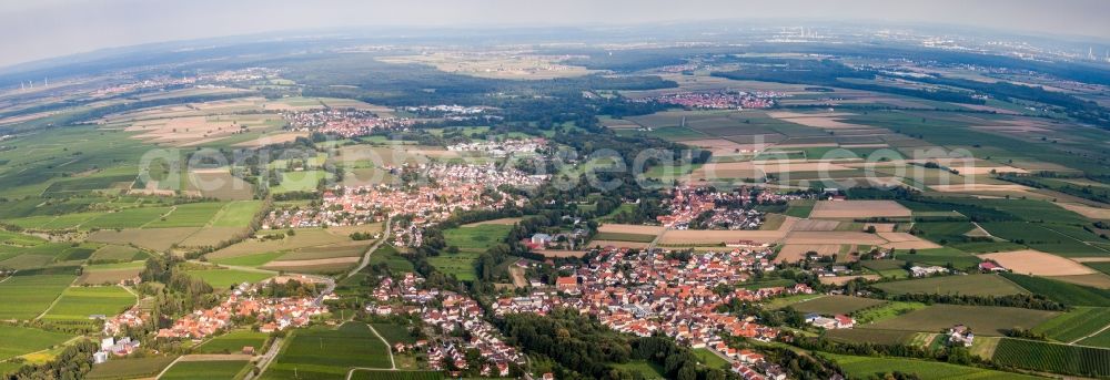 Aerial photograph Billigheim-Ingenheim - Panoramic perspective Village - view on the edge of agricultural fields and farmland in Billigheim-Ingenheim in the state Rhineland-Palatinate, Germany