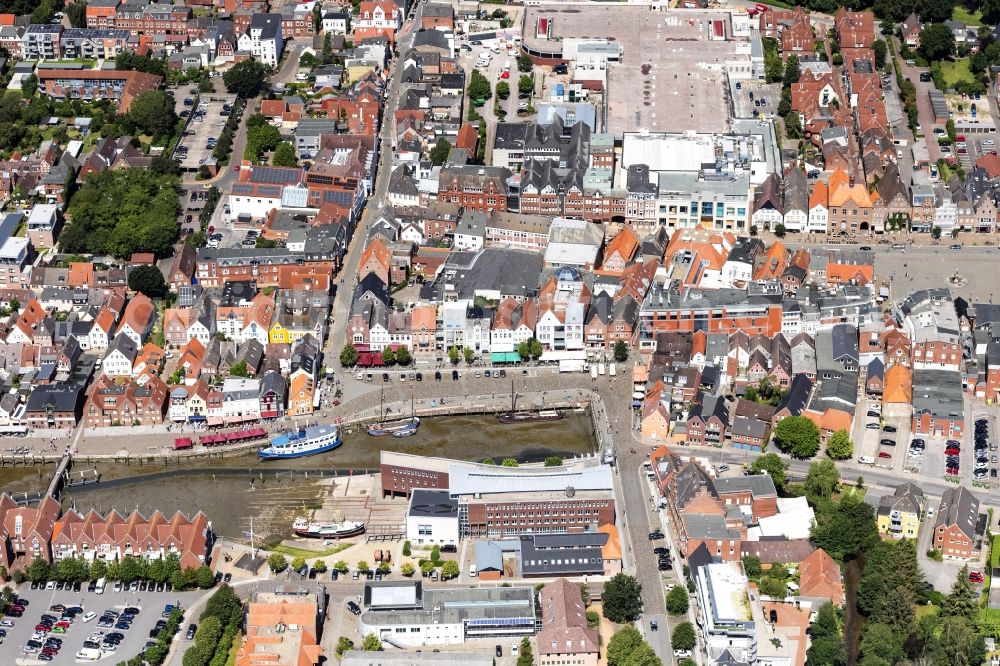 Husum from the bird's eye view: Panorama- cityscape from downtown in Husum in the state Schleswig-Holstein