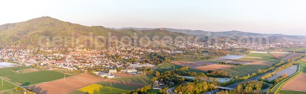 Zwingenberg from the bird's eye view: Panoramic perspective of forest and mountain scenery of Melimbokus on Rand of Odenwald in Zwingenberg in the state Hesse, Germany