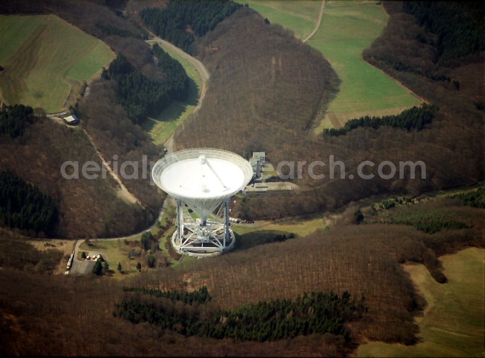 Bad Münstereifel from the bird's eye view: Parabolic satellite dishes Radioteleskop in Bad Muenstereifel-Effelsberg in the district Effelsberg in Bad Muenstereifel in the state North Rhine-Westphalia, Germany