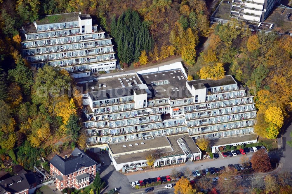 Aerial photograph Bad Gandersheim - View of the Paracelsus-Klinik am See in Bad Gan dersheim in the state Lower Saxony. The well-lit and modern building complex of the clinic is located in the spa park of Bad Gan dersheim