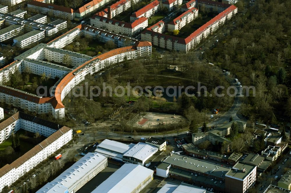 Aerial photograph Berlin - Park of of Alboin-Parkanlage on Alboinplatz in the district Schoeneberg in Berlin, Germany