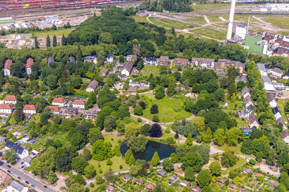 Aerial image Herne - Park of Dorneburger Park with a pond on street Kurhausstrasse in the district Wanne-Eickel in Herne at Ruhrgebiet in the state North Rhine-Westphalia, Germany