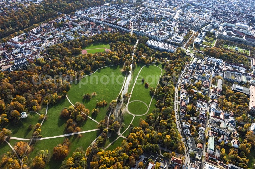 München from the bird's eye view: Park English Gardens and House of Art (Haus der Kunst) in the city center of Munich in the state of Bavaria