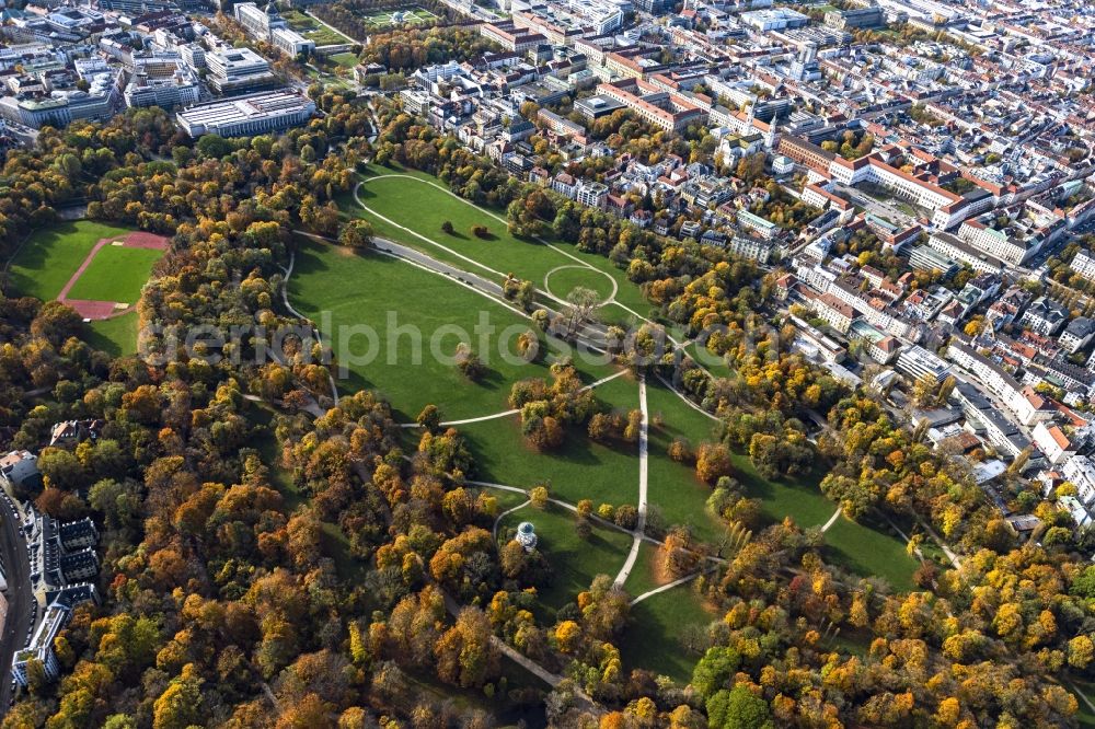 München from the bird's eye view: Park English Gardens and House of Art (Haus der Kunst) in the city center of Munich in the state of Bavaria
