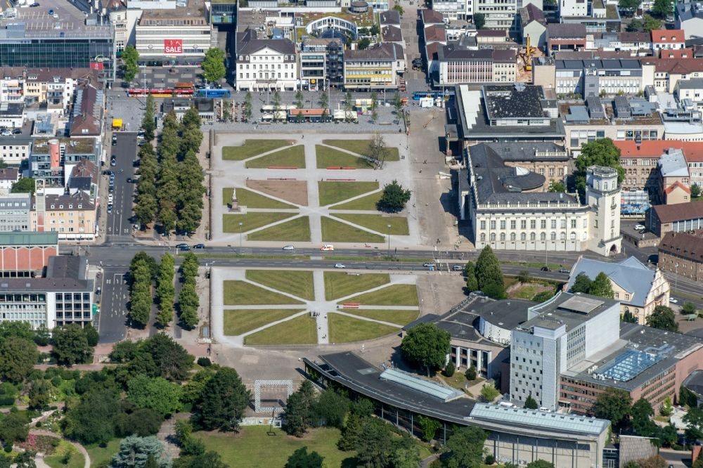Kassel from the bird's eye view: Park of Friedrichsplatz in Kassel in the state Hesse, Germany
