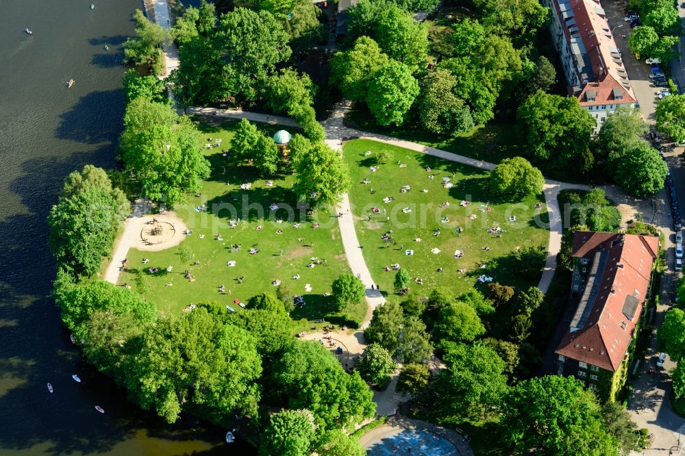Aerial photograph Hamburg - Park of Hayns Park in Hamburg, Germany