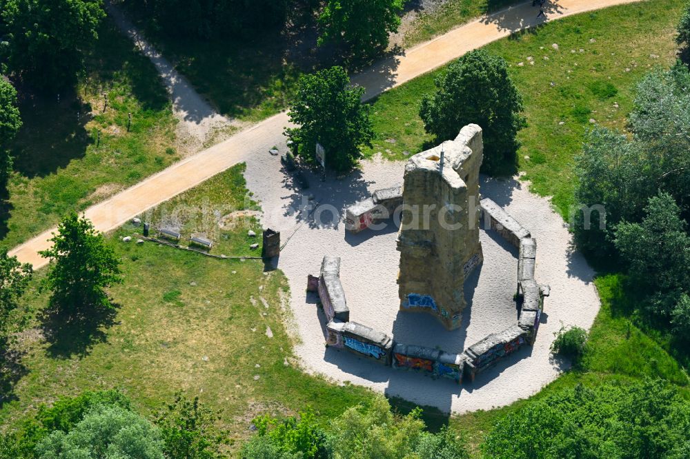 Aerial photograph Berlin - Park with climbing wall Wuhletalwaechter in the district of Marzahn in Berlin, Germany