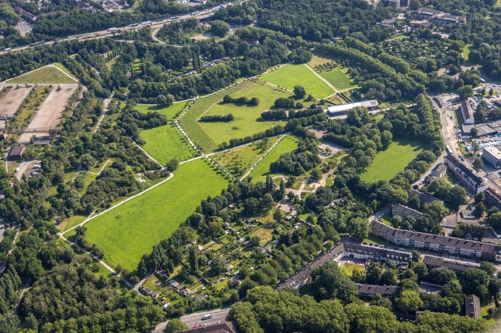 Aerial image Duisburg - Park in the district Meiderich-Beeck in Duisburg at Ruhrgebiet in the state North Rhine-Westphalia