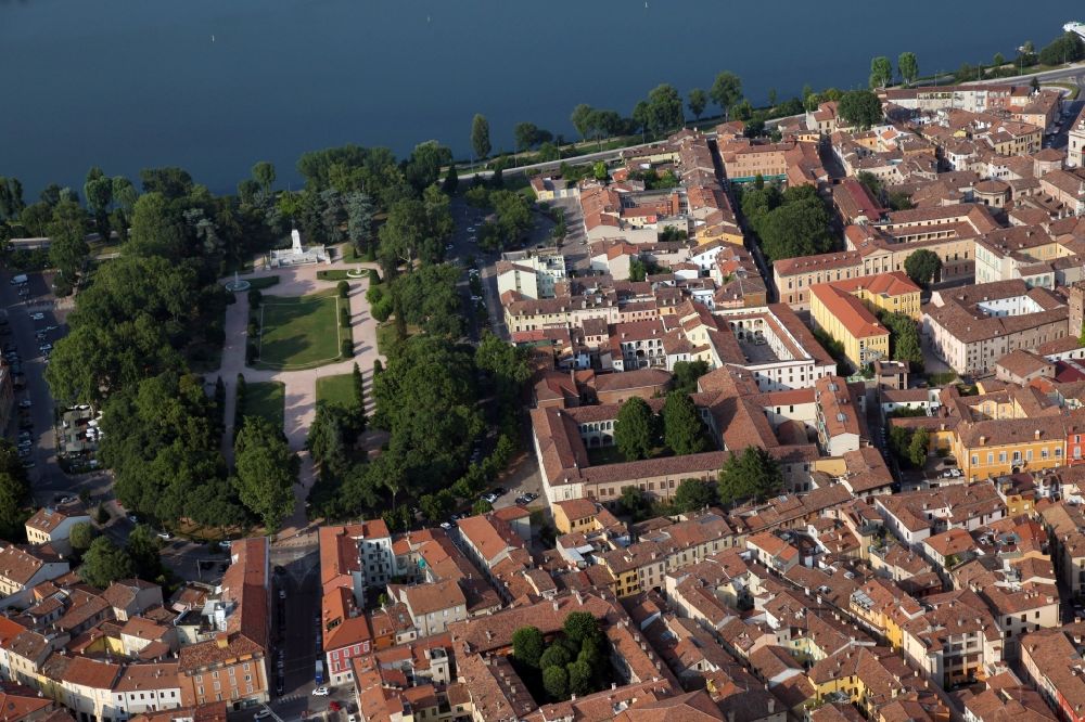 Aerial photograph Mantua - Park of the Piazza Virgiliana in Mantua in Lobardy, Italy