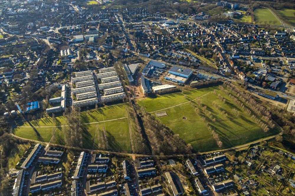 Bottrop from the bird's eye view: Park of Prosperpark in the district Stadtmitte in Bottrop in the state North Rhine-Westphalia, Germany