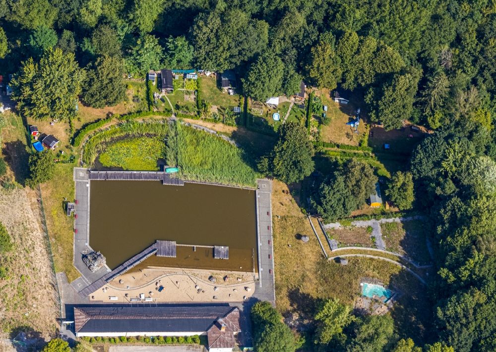 Aerial photograph Menden (Sauerland) - Park of the Schiffsmodellbauclub at the Bieberkamp in Menden (Sauerland) in the state North Rhine-Westphalia, Germany