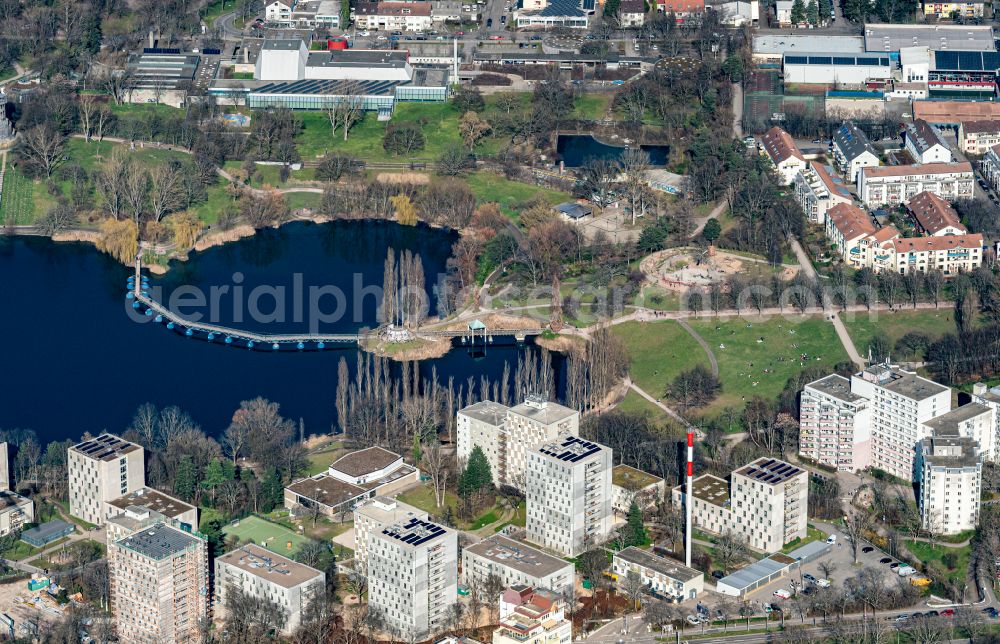 Aerial photograph Freiburg im Breisgau - Park Seepark with Flueckigersee on the grounds of the former state garden show in the district Betzenhausen in Freiburg im Breisgau in the state Baden-Wuerttemberg, Germany