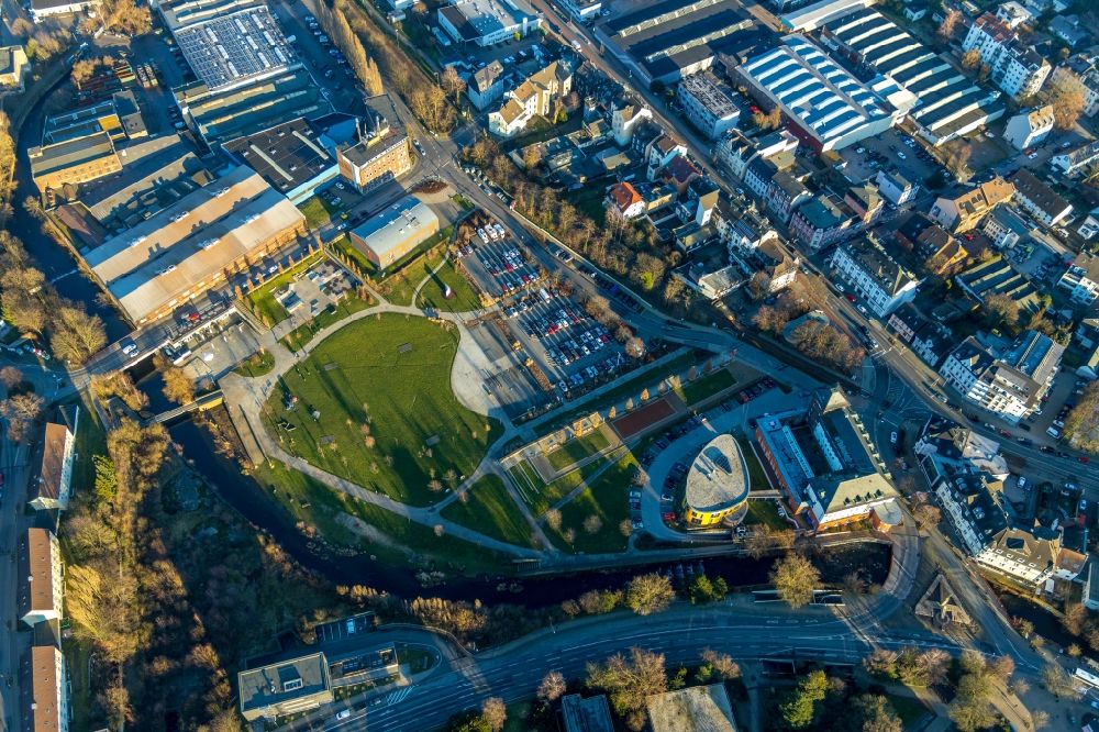 Aerial image Gevelsberg - Park with playground with sports field, skatepark and river Ennepe and shore at Jahnstreet in Gevelsberg in the state North Rhine-Westphalia
