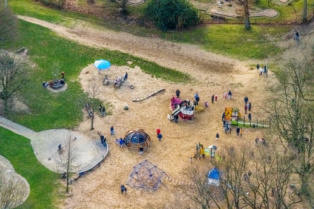 Aerial photograph Bochum - Park with playground with sandy areas and a mini golf course in the Stadtpark in Bochum in the state North Rhine-Westphalia, Germany