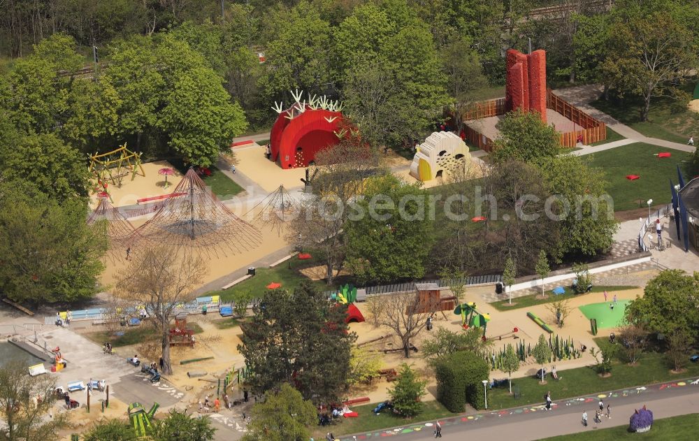 Aerial photograph Erfurt - Park with playground with sandy areas Spiel- and Erlebniswelt GaertnerReich in egapark in Erfurt in the state Thuringia, Germany