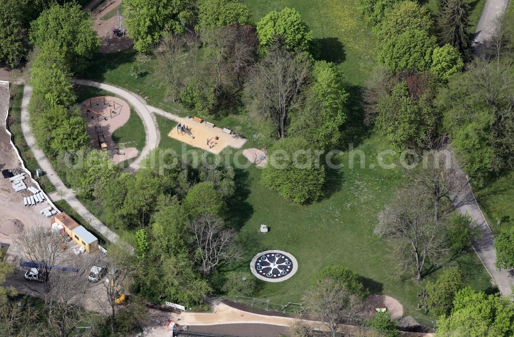 Sömmerda from the bird's eye view: Park with playground with sandy areas in city Park in Soemmerda in the state Thuringia, Germany