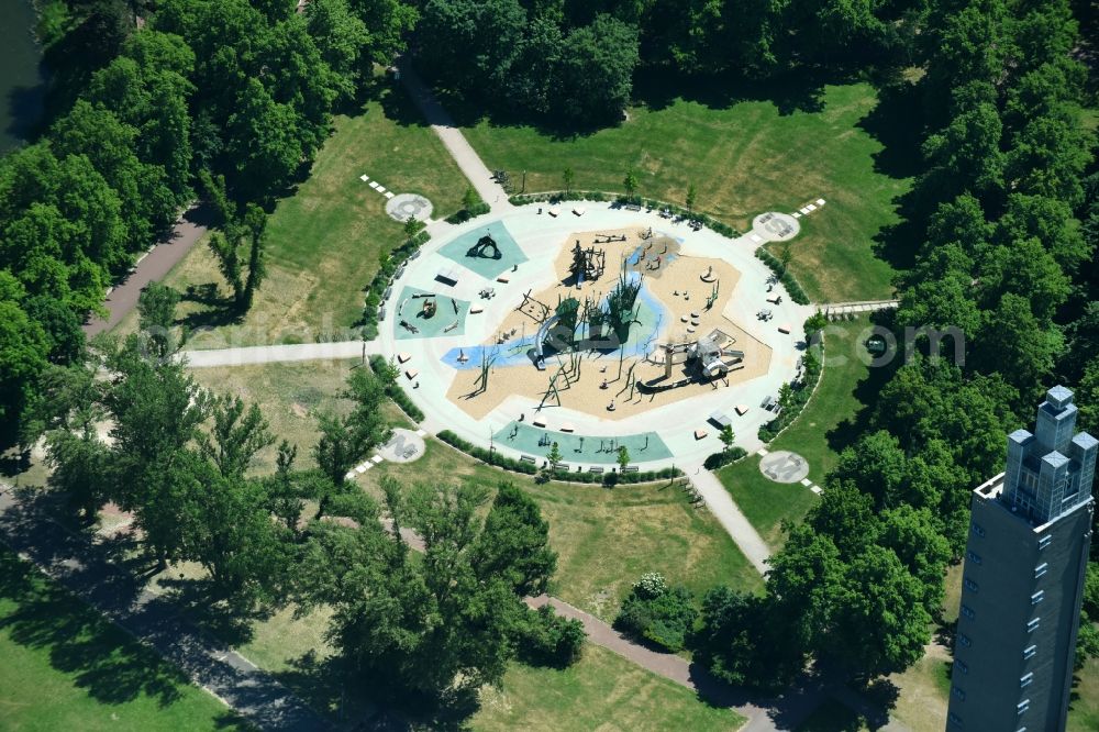 Magdeburg from above - Park and playground in the form of a compass rose in the town park in the Adolf midday lake in Magdeburg in the federal state Saxony-Anhalt