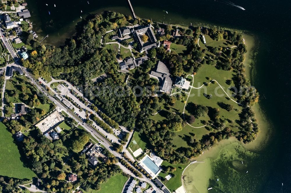 Aerial photograph Gmunden - Park of Toscanapark with of Villa Toscana in Gmunden in Oberoesterreich, Austria