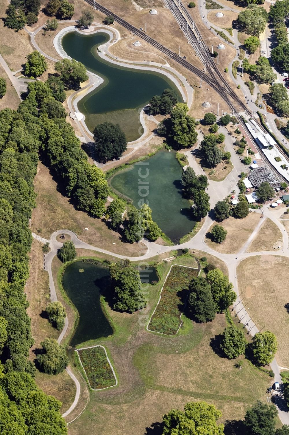 Aerial photograph Stuttgart - Park of Unterer Schlossgarten in Stuttgart in the state Baden-Wuerttemberg, Germany