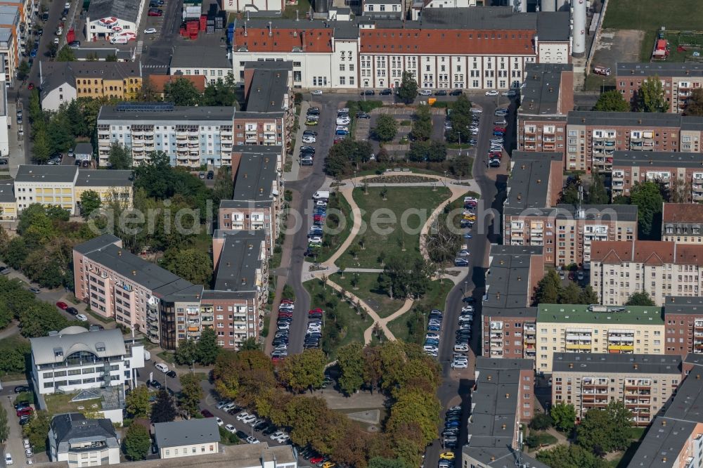 Leipzig from the bird's eye view: Park of between Oswaldstrasse and Caecilienstrasse in the district Reudnitz in Leipzig in the state Saxony, Germany