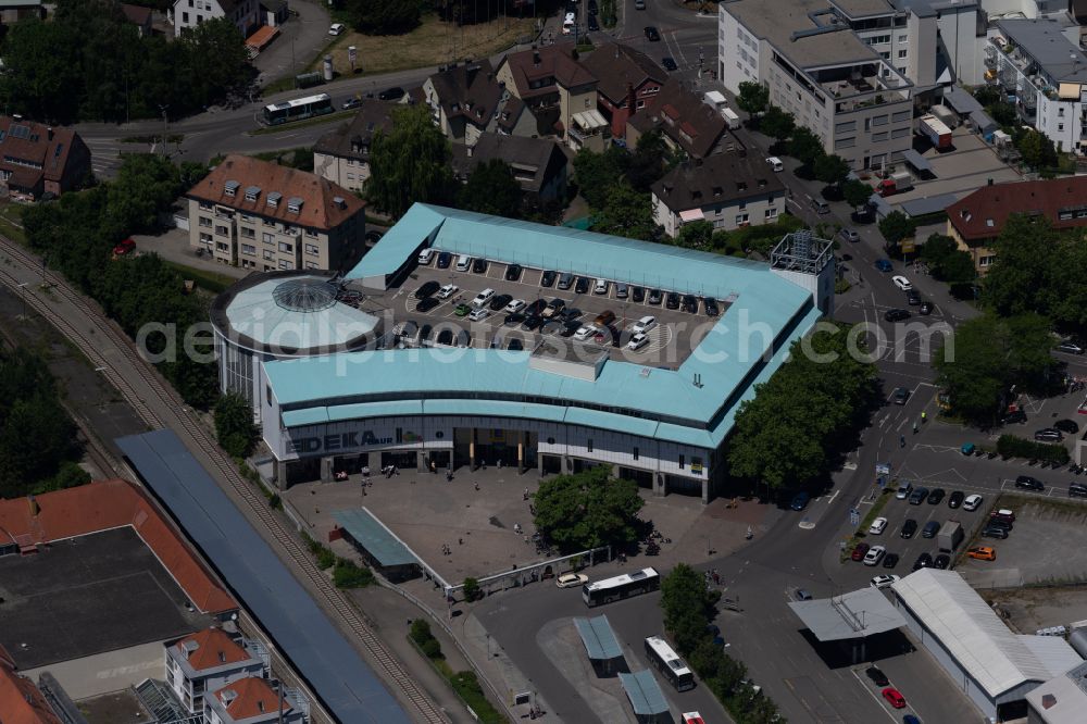 Aerial image Friedrichshafen - Parking deck on the building of the car park Old Town on place Romanshorner Platz in Friedrichshafen at Bodensee in the state Baden-Wuerttemberg, Germany