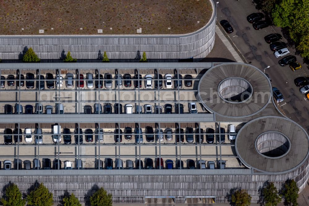 Leipzig from the bird's eye view: Parking deck on the building of the car park Parkhaus Leipziger Zoo on Pfaffendorfer Strasse in Leipzig in the state Saxony, Germany