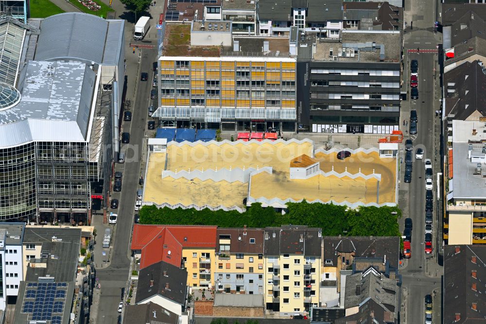 Aerial image Mannheim - Parking deck on the building of the car park Parkhaus N2 Stadthaus on street N2 in the district Quadrate in Mannheim in the state Baden-Wuerttemberg, Germany