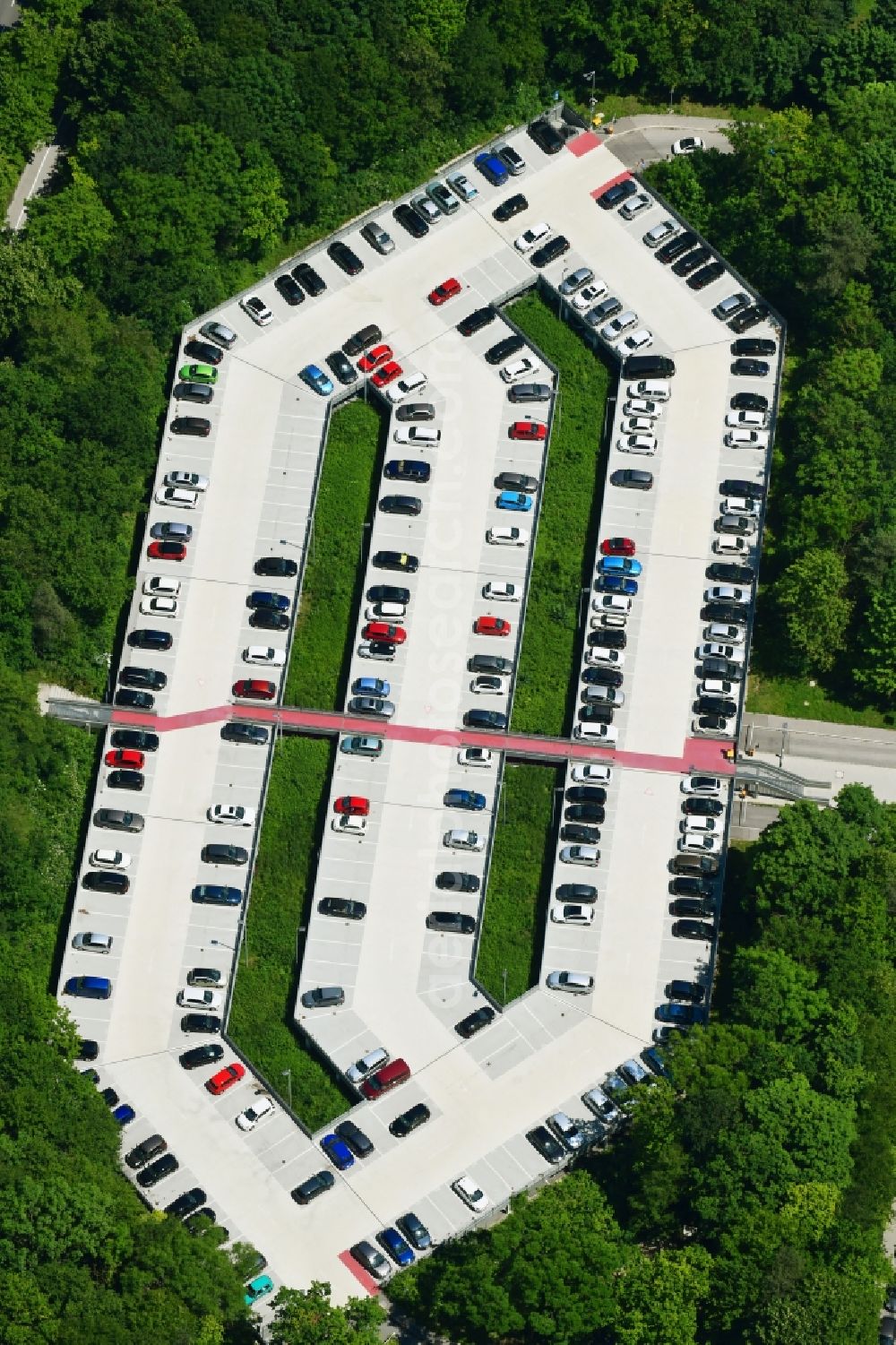 Augsburg from above - Parking deck on the building of the car park Universitaetsparkhaus P1 on Hannah-Arendt-Strasse in Augsburg in the state Bavaria, Germany