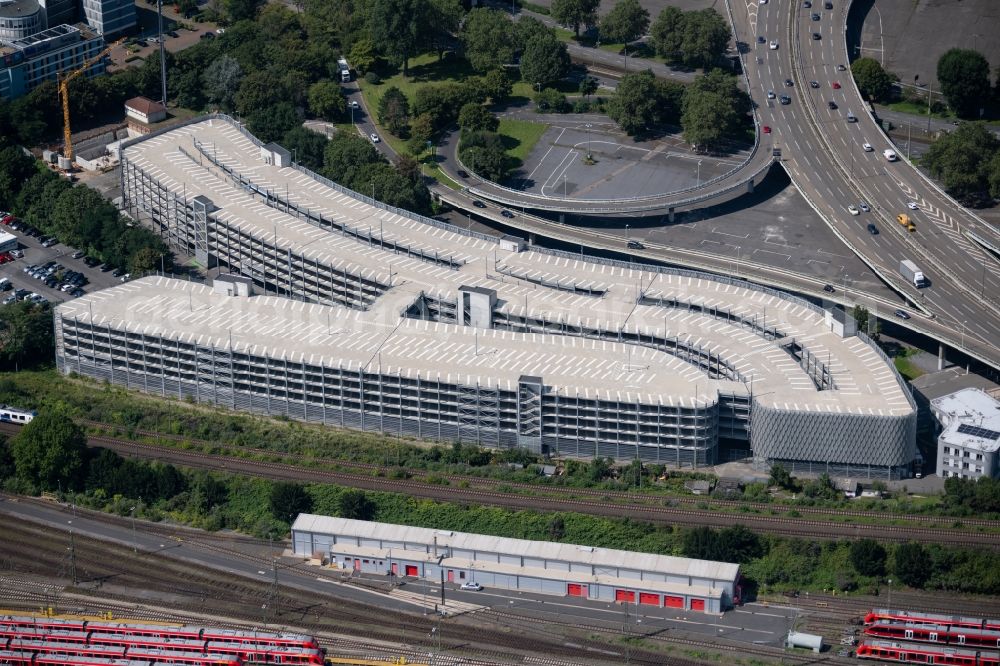 Aerial photograph Köln - Car park on Messe in the district Deutz in Cologne in the state North Rhine-Westphalia, Germany