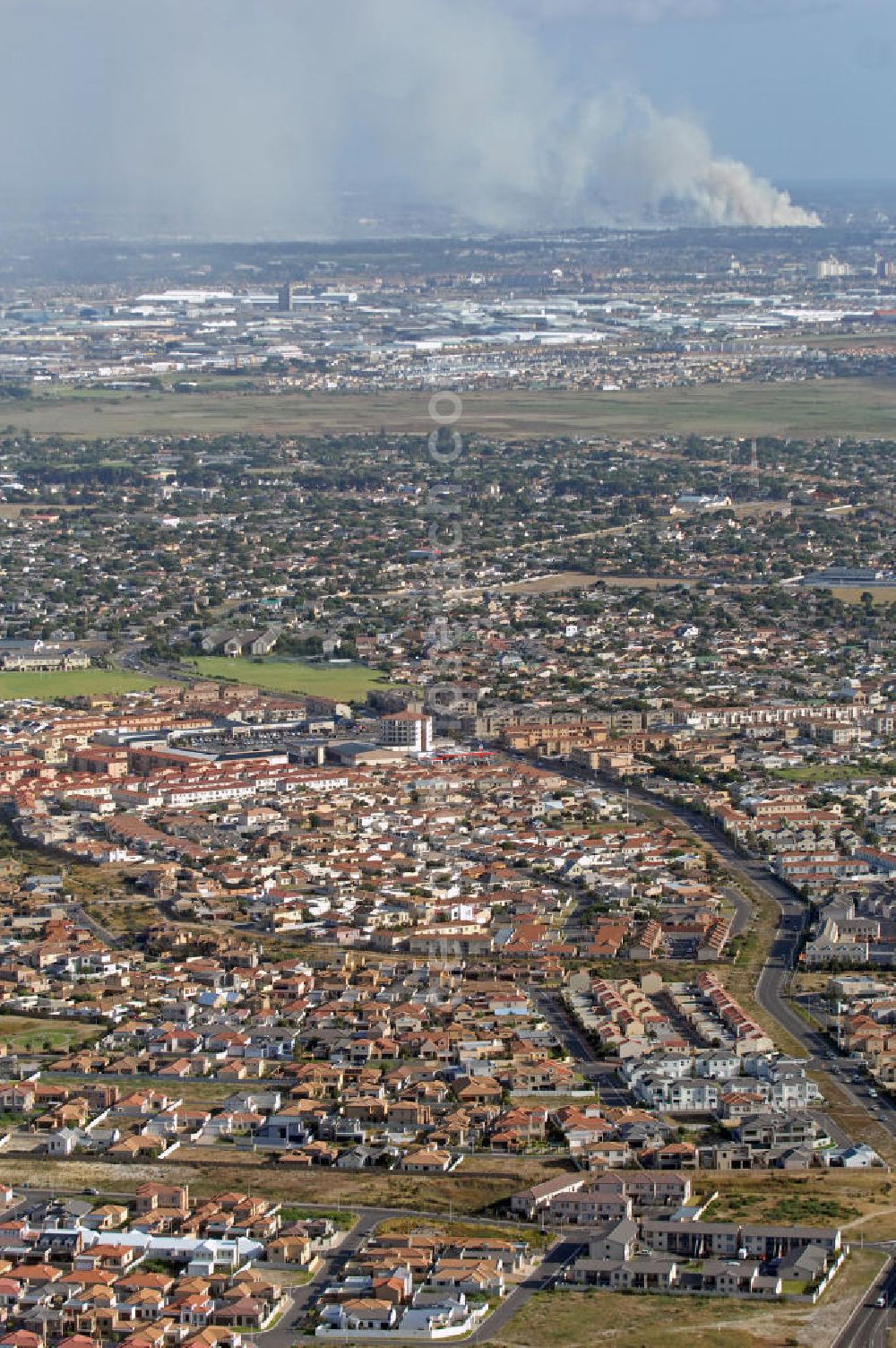 Aerial photograph Kapstadt - Blick über den Vorort Parklands im Norden der Stadt. Der Vorort gilt als einer der am schnellsten wachsenden Wohngebiete am Westkap. View over the suburb of Parklands in the north of the city.