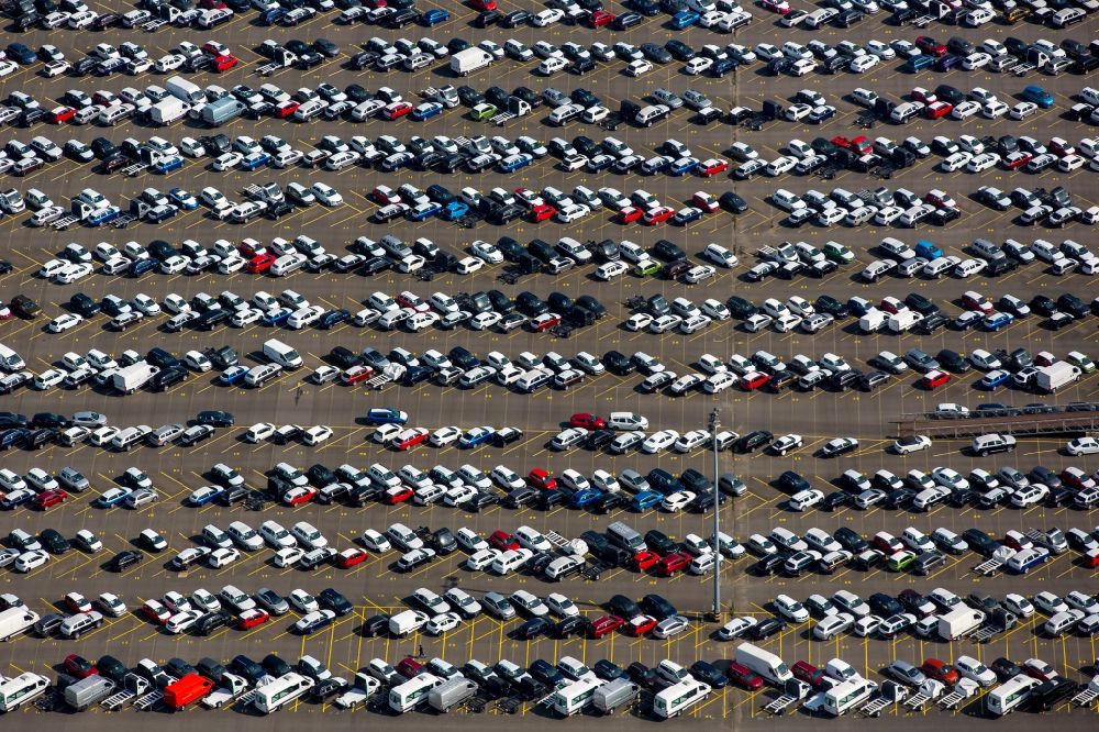 Aerial image Duisburg - Parking and storage space for automobiles in Duisburg in the state North Rhine-Westphalia